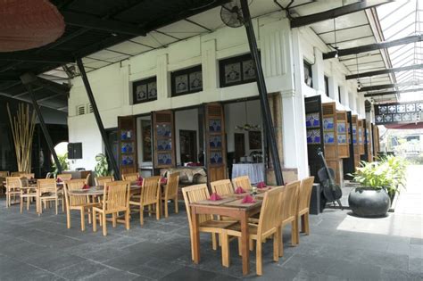 D' Omah Restaurant and Resto Gallery