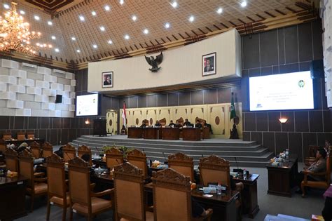 DPRD sidang