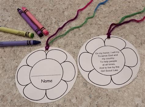 Daisy Name Tag Template