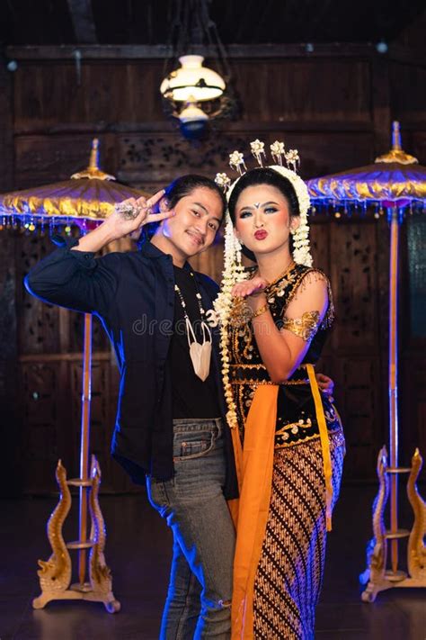 Dancer with Fans