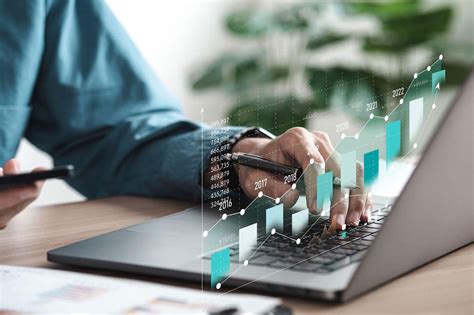 Decoding the Expert Financial Lawyer: Navigating Complex Financial Challenges