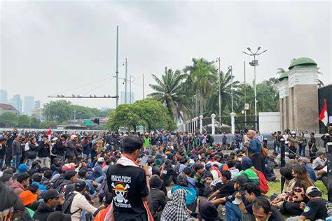 Demo Agustus: Apa Sih yang Sebenarnya Mereka Tuntut?