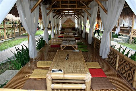 desain rumah makan bambu penutup