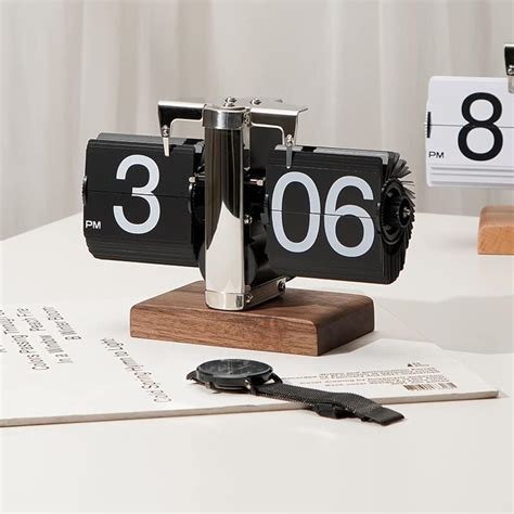 Desk clock