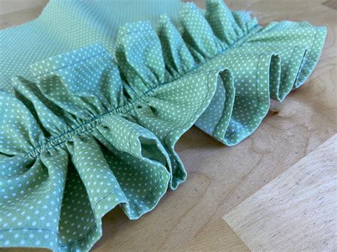 Detail Ruffle dan Frill