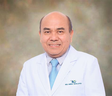 Dr. Freddy Sitorus, SpKK