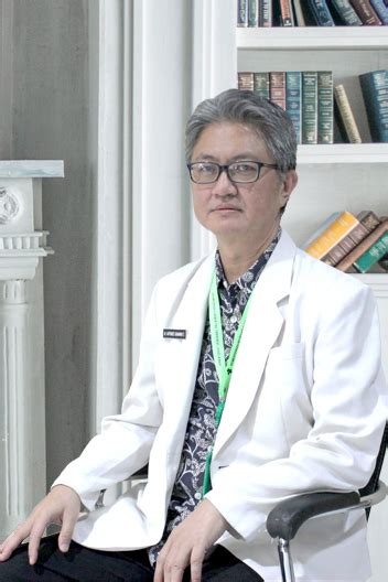 Dr. Gunawan Santoso