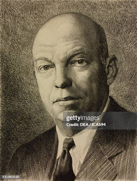 Black and white portrait of Edwin Howard Armstrong
