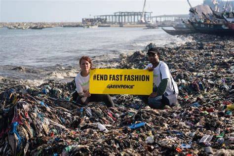 Emisi Karbon Fast Fashion