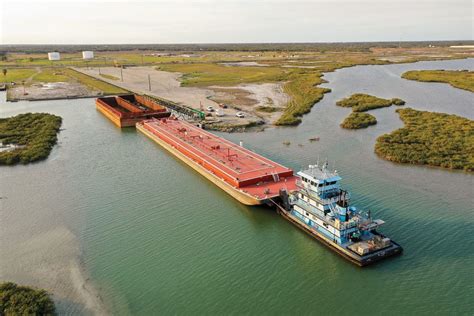 Expertise in Navigating Waterways in Rockport, TX
