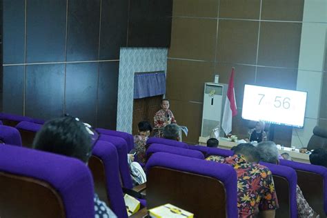 FKIP vs FMIPA student studying