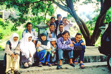 Nama Grup WA Keluarga dalam Bahasa Indonesia