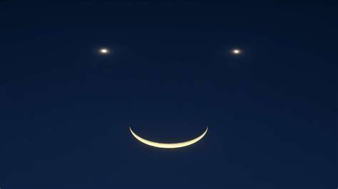 Fenomena Langit Smiley Face Viral