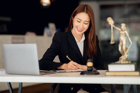 Finding the Best Legal Assistant for Your Immigration Case: A Comprehensive Guide
