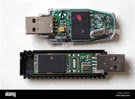 Flash memory internal components