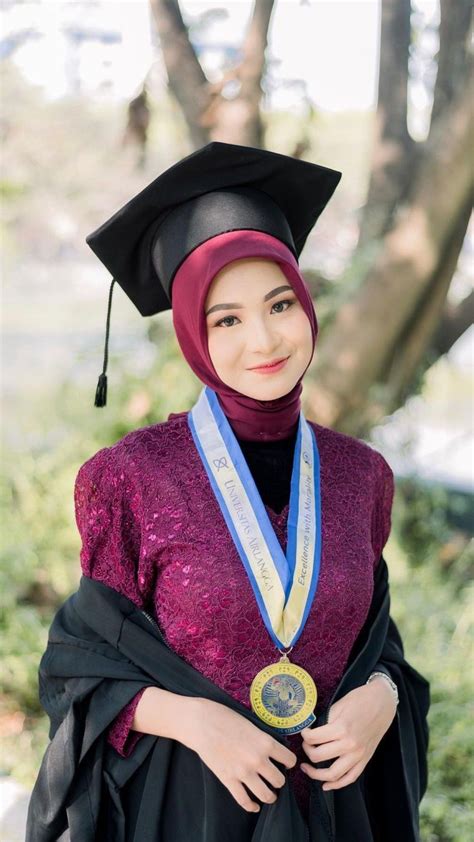 Foto Wisuda Formal Modern