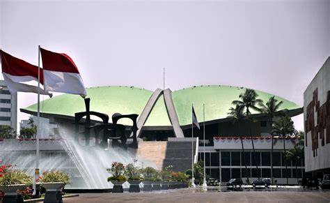 Gedung DPR MPR RI dari dekat