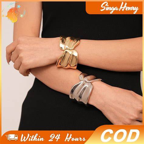 Gelang Minimalis Geometris