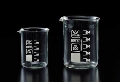 Gelas Kimia 100 ml di Laboratorium