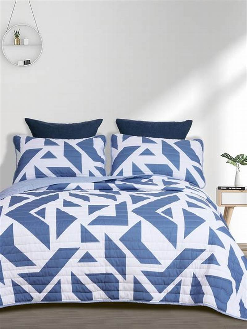 Geometric Pattern Bedspread