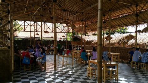 Goeboek Bamboe Depok