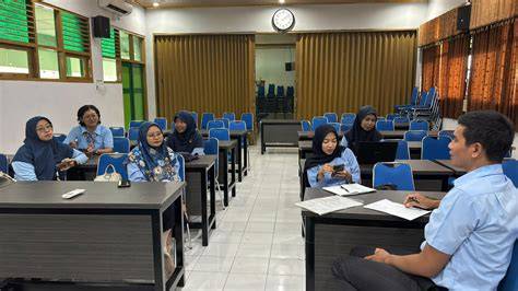 Guru sedang rapat MGMP