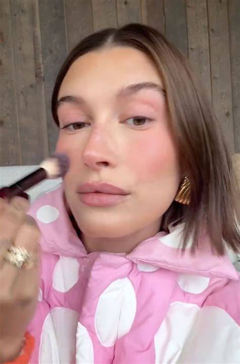 Hailey Bieber makeup