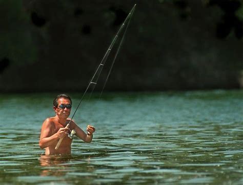 Handle Your Sacbee Fishing Line While Fishing