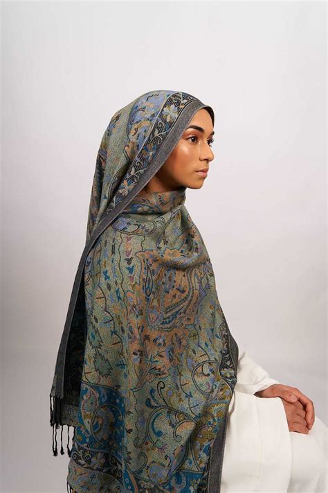 Hijab Pashmina Monochrome