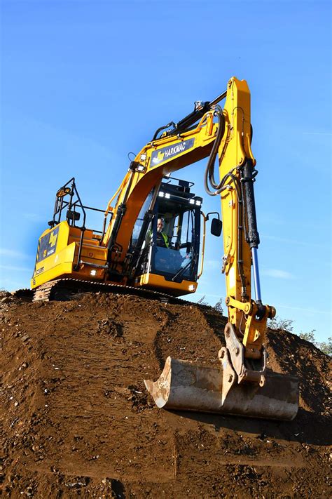 How Machine Reviews Excavator Shapes Operator Expectations
