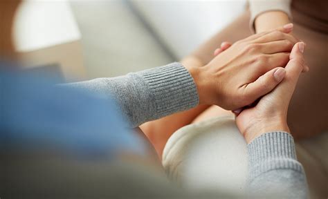 How Support Groups Can Help Cancer Patients Cope With Isolation