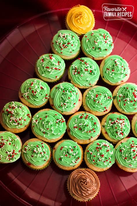 How to Make Christmas Tree Cupcakes