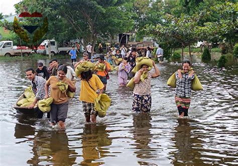IFRC helping flood victims