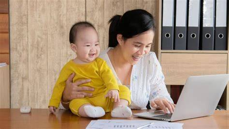 Ibu Bekerja dan Mengurus Anak