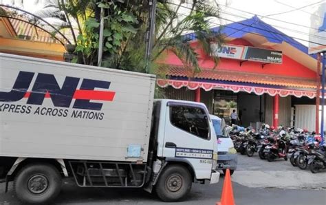 JNE Freight Truck