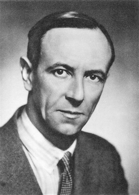James Chadwick, Penemu Neutron