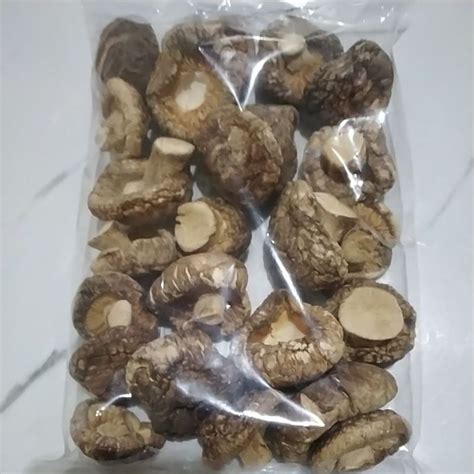 Jamur Shiitake Kering dan Segar