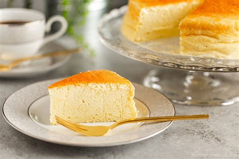 Japanese cheesecake slice texture