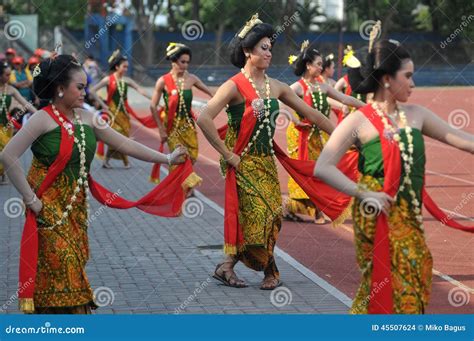 Javanese Dance Performance