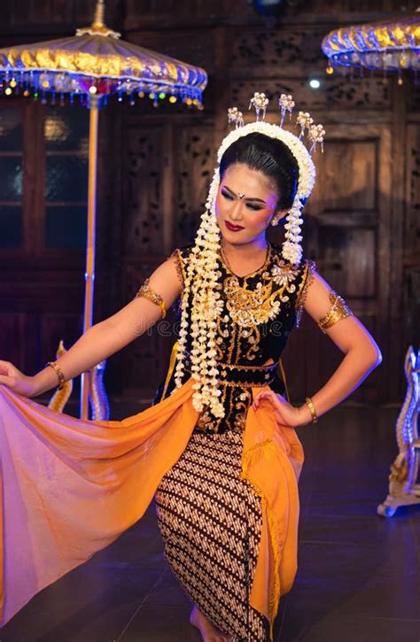 Javanese Dancer