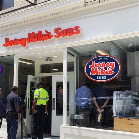 Jersey Mike's store front