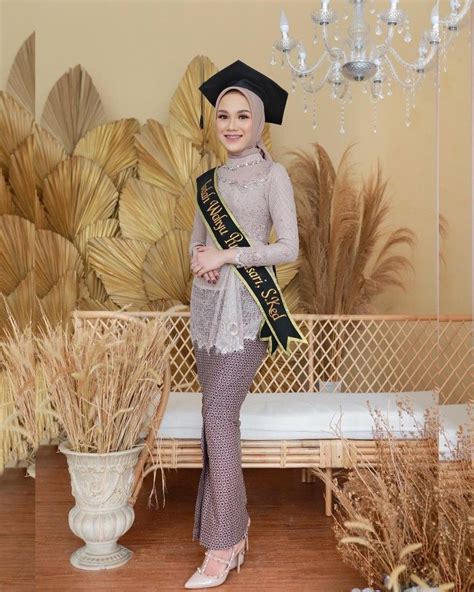 Kebaya Modern