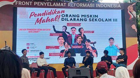 Keluarga Diskusi Biaya Pendidikan