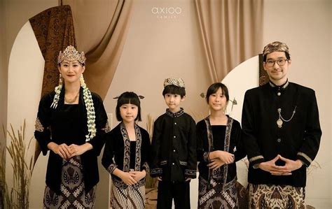 Keluarga Tradisional Sunda