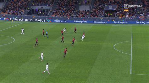 Kontroversi dan Offside