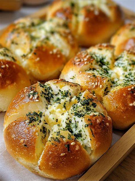 Korean Garlic Cheese Bread