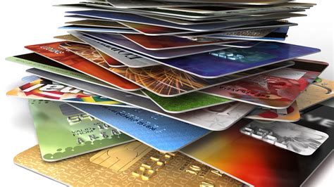 Kurangi Penggunaan Kartu Kredit