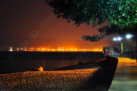 Lampu di Pantai Malam Hari Indonesia