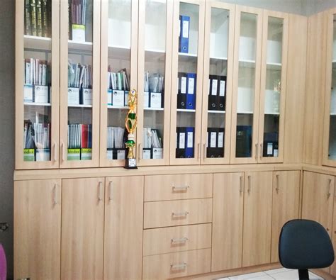 Lemari Arsip Kantor