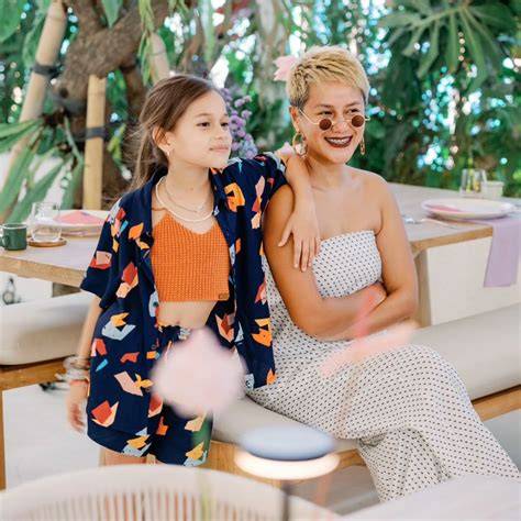 Lia Waode: Alexa Waode Lange